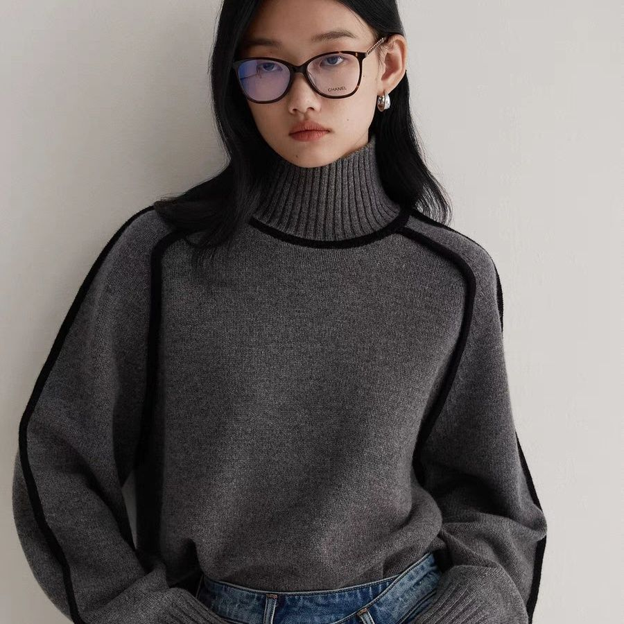 Amira| Soft Turtleneck Sweater