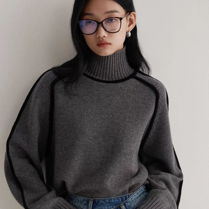 Amira| Soft Turtleneck Sweater